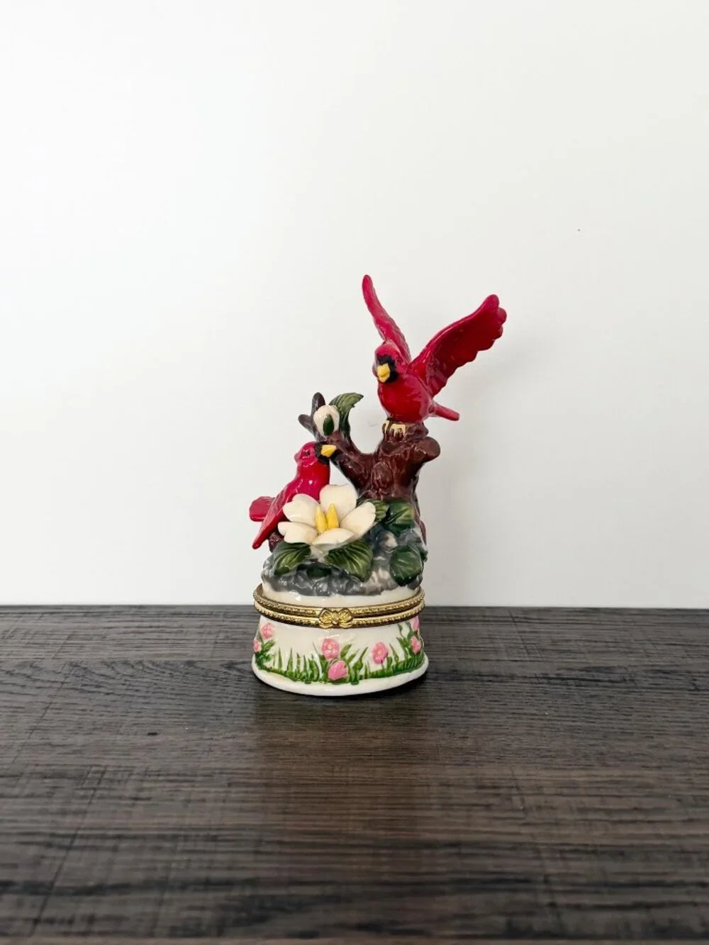Vintage Cardinal Bird Trinket Box Porcelain Hinged Jewelry Box‎ Cottagecore